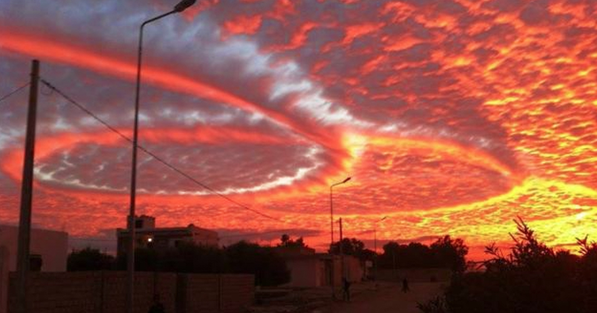 ¿Qué causó estas extrañas formaciones de nubes en espiral? ¿Qué causó estas extrañas formaciones de nubes en espiral?
