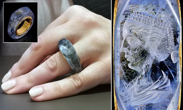 Exquisito anillo de zafiro de 2000 años de antigüedad que se cree que perteneció al emperador romano Calígula Exquisito anillo de zafiro de 2000 años de antigüedad que se cree que perteneció al emperador romano Calígula