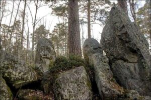 ¿Por qué un ídolo de piedra de Siberia de 2400 años se sometió a un realineamiento racial para parecer menos europeo?