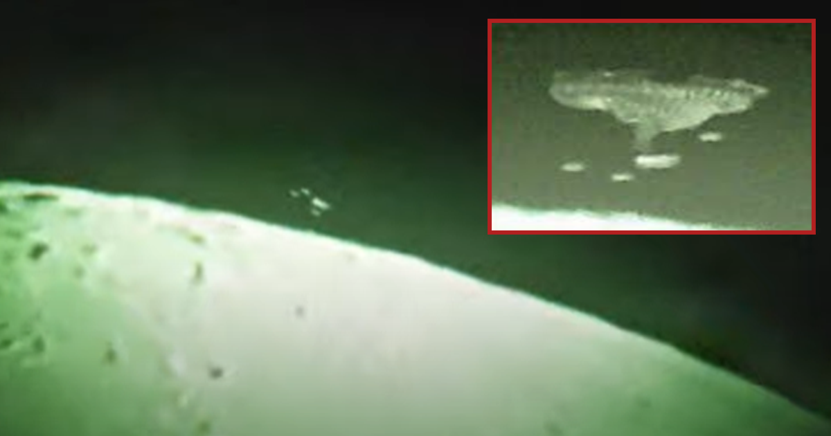 Esta nave nodriza extraterrestre fue vista cerca de la luna con 2 ovnis más pequeños Esta nave nodriza extraterrestre fue vista cerca de la luna con 2 ovnis más pequeños