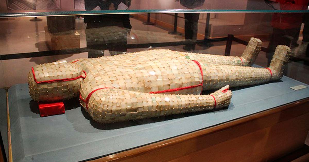 Trajes de entierro de jade: bienes funerarios con un propósito oculto. Trajes de entierro de jade: bienes funerarios con un propósito oculto.
