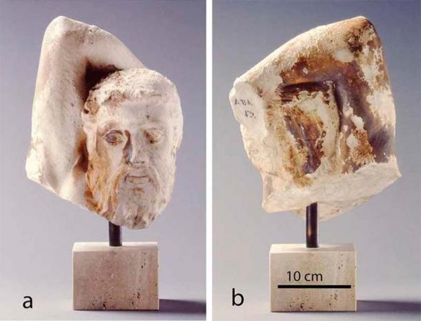 La cabeza de centauro en el Museo Nacional de Copenhague. a: vista frontal; b: vista trasera. Las manchas marrones son claramente visibles. (Cortesía del Museo Nacional de Dinamarca/Revista Heritage Science)