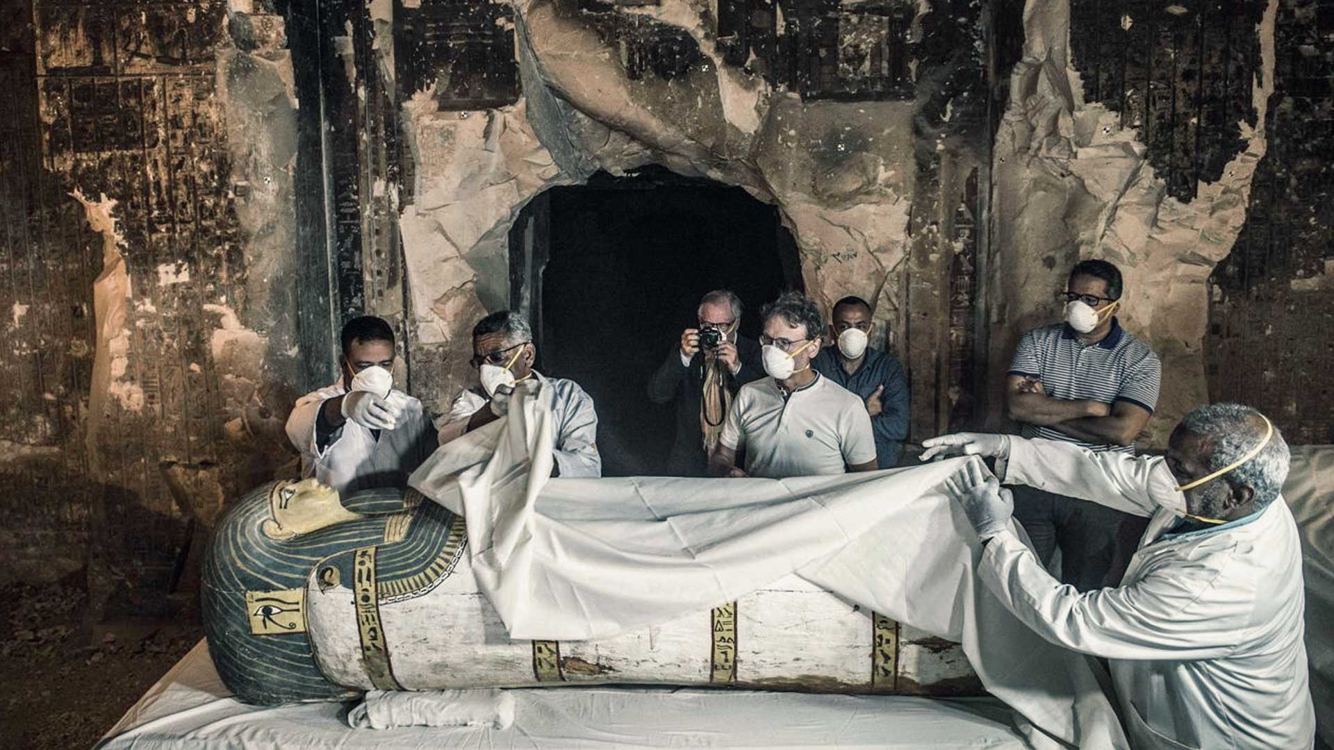 Hallan momias perfectamente conservadas en una de las tumbas más grandes de Egipto