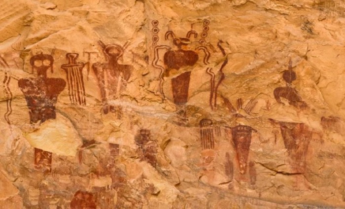 Misteriosos frescos que representan criaturas fantásticas encontradas en el Sahara 2