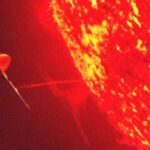 Se filmó una enorme nave espacial extraterrestre recolectando energía solar