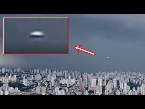 OVNI visto EN VIVO en una tormenta en un noticiero brasileño