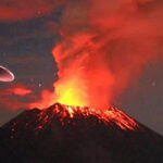 OVNI de 30 metros filmado volando hacia el volcán mexicano Popocatepetl