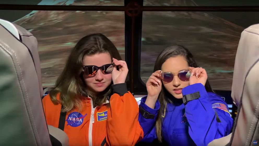 Ariana Grande responde a los pasantes de la NASA remezclando su canción